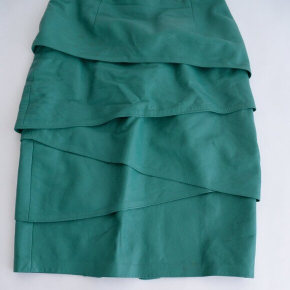 Vintage Danier Emerald Green 100% Leather Tiered Ruffle Midi Pencil Skirt  10 - Picture 3 of 8